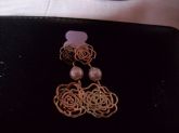 brinco rosas
